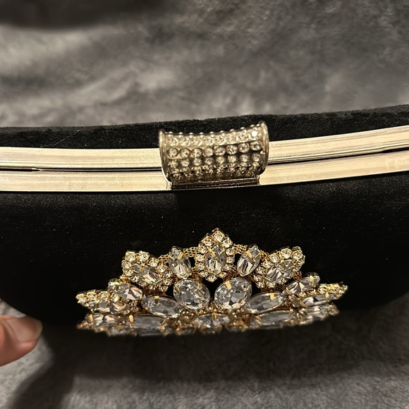 Boutique clutch with cross body strap NWOT - Picture 7 of 7